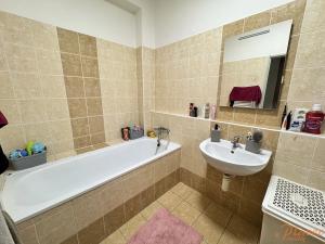 Pronájem bytu 2+kk, Holubice, Platanová, 99 m2