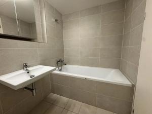 Prodej bytu 2+kk, Praha - Vysočany, Smržových, 52 m2