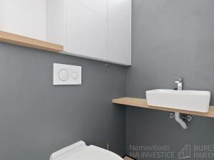 Pronájem bytu 1+kk, Praha - Záběhlice, Topolová, 31 m2