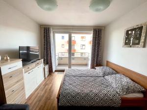 Pronájem bytu 1+kk, Praha - Holešovice, V háji, 37 m2
