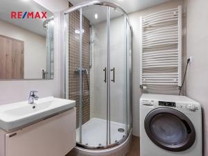Pronájem bytu 1+kk, Praha - Vršovice, Petrohradská, 29 m2
