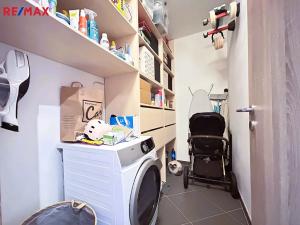 Pronájem bytu 2+kk, Praha - Horní Měcholupy, Mantovská, 52 m2