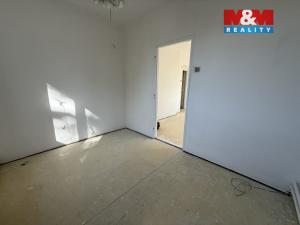 Prodej bytu 3+1, Krupá, 69 m2