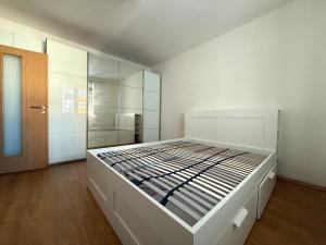 Pronájem bytu 2+kk, Znojmo, Sokolská, 66 m2