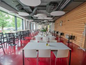 Pronájem kanceláře, Praha - Karlín, Sokolovská, 1400 m2