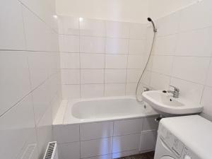 Prodej bytu 2+1, Most, tř. Budovatelů, 56 m2