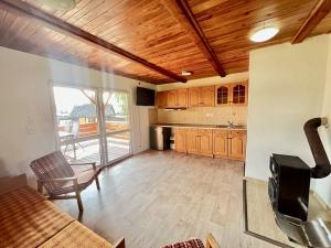 Prodej chaty, Červený Kostelec, 48 m2