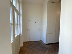 Prodej bytu 2+kk, Praha - Bubeneč, U studánky, 63 m2