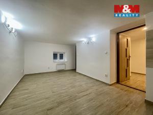Prodej atypického bytu, Slaný, Ouvalova, 39 m2