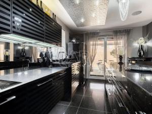 Prodej obchodního prostoru, Zeleneč, Jitrocelová, 150 m2
