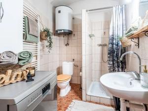 Prodej vícegeneračního domu, Bouzov, 420 m2