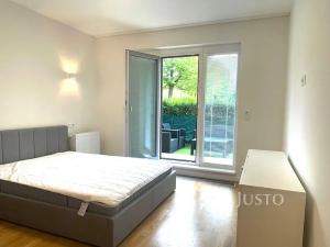 Pronájem bytu 1+kk, Praha - Řeporyje, Kakosova, 33 m2