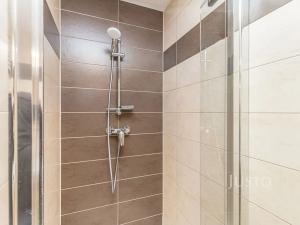 Pronájem bytu 1+kk, Praha - Řeporyje, Kakosova, 33 m2