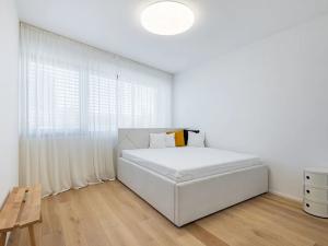Pronájem vily, Praha - Horní Měcholupy, U Golfu, 188 m2