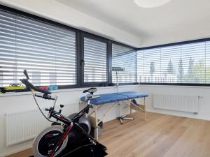 Pronájem vily, Praha - Horní Měcholupy, U Golfu, 188 m2