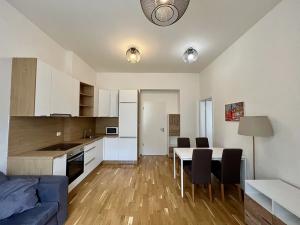 Pronájem bytu 2+kk, Praha - Nové Město, Legerova, 45 m2