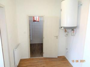 Pronájem bytu 1+1, Byšice, Mělnická, 42 m2