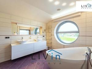 Prodej rodinného domu, Šternberk, Vinný vrch, 300 m2