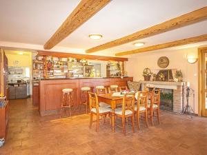 Prodej restaurace, Mařenice, 479 m2