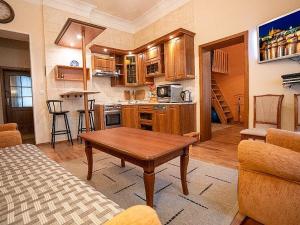 Pronájem bytu 2+kk, Karlovy Vary, Kolmá, 62 m2
