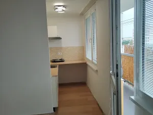 Pronájem bytu 1+kk, Pardubice, Valčíkova, 37 m2