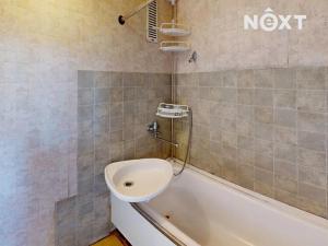 Prodej bytu 3+1, Říčany, Komenského náměstí, 62 m2