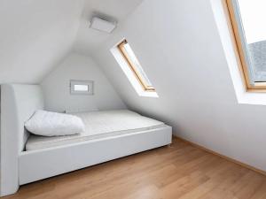 Pronájem vícegeneračního domu, Podbořany, 110 m2