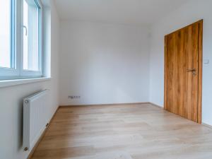 Prodej bytu 2+kk, Jince, Zborovská, 41 m2