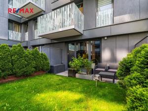 Pronájem bytu 1+kk, Praha - Žižkov, Olšanská, 35 m2