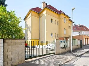 Pronájem bytu 2+1, Praha - Michle, Na dědinách, 50 m2