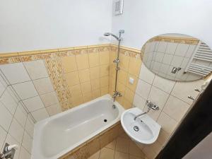 Pronájem bytu 3+kk, Praha - Záběhlice, Bělčická, 60 m2