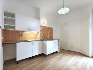 Pronájem bytu 1+1, Praha - Nové Město, Na zbořenci, 38 m2