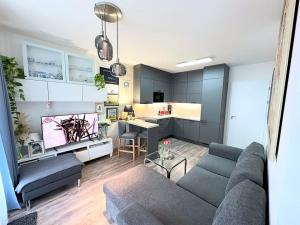 Prodej bytu 2+kk, Praha - Hlubočepy, náměstí Olgy Scheinpflugové, 50 m2