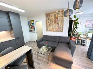 Prodej bytu 2+kk, Praha - Hlubočepy, náměstí Olgy Scheinpflugové, 50 m2