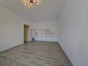 Pronájem bytu 1+1, Jindřichův Hradec, Kosmonautů, 40 m2