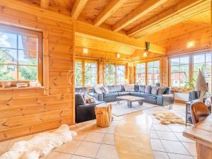 Prodej ubytování, Loučná pod Klínovcem, 195 m2