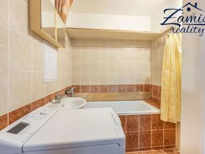 Prodej bytu 2+1, Kladno, U výtopny, 53 m2