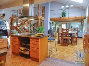 Prodej podílu vily, Mělník, Legionářů, 518 m2