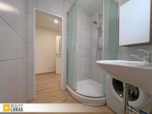 Pronájem bytu 1+kk, Ostrava, Spartakovců, 26 m2