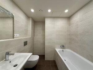 Pronájem bytu 2+kk, Praha, Kolbenova, 50 m2