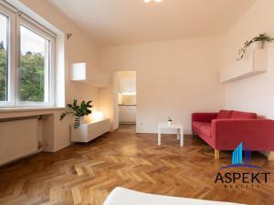 Pronájem bytu 1+kk, Praha - Podolí, Dvorecké náměstí, 30 m2