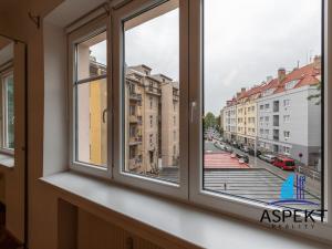 Pronájem bytu 1+kk, Praha - Podolí, Dvorecké náměstí, 30 m2
