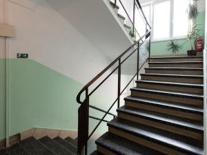 Pronájem bytu 1+kk, Praha - Podolí, Dvorecké náměstí, 30 m2