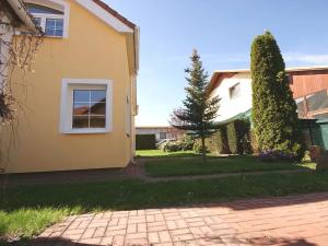 Pronájem rodinného domu, Zlatníky-Hodkovice, V zahrádkách, 184 m2