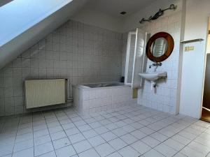Pronájem bytu 3+1, Unhošť, tř. Dr. Beneše, 114 m2