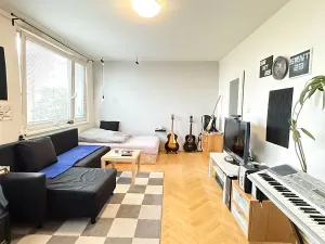 Pronájem bytu 1+kk, Praha - Řepy, Bazovského, 32 m2