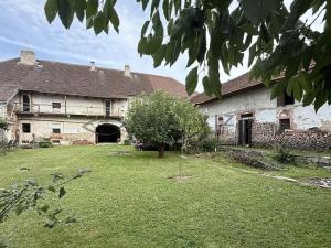 Prodej zemědělské usedlosti, Mirkovice, 2420 m2