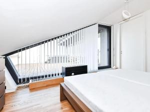 Pronájem bytu 4+kk, Praha - Radlice, Radlická, 139 m2