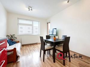 Prodej bytu 4+kk, Praha - Uhříněves, Jindřicha Bubeníčka, 73 m2