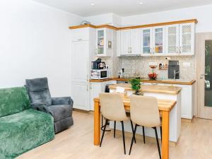 Prodej bytu 2+kk, Praha - Hrdlořezy, Učňovská, 48 m2